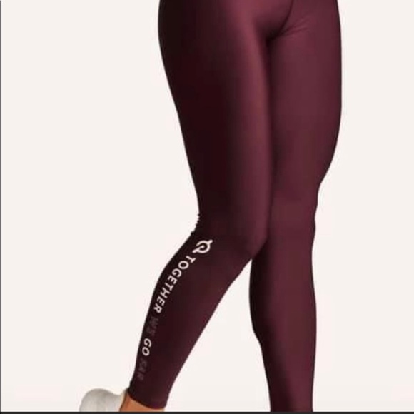 Womens Peloton Leggings , Maroon Size Medium - Picture 2 of 2